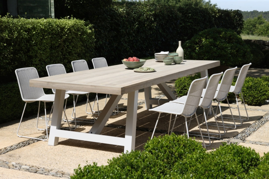 Outdoor Tables to Love